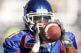 BOISE, ID - NOVEMBER 20: Cornerback Austin Smith #37 of Boise State practices catching before facing Louisiana Tech at Bronco Stadium on November 20, 2004 in Boise, Idaho. Boise State defeated Louisiana Tech 55-14. (Photo by Jeff Gross/Getty Images)