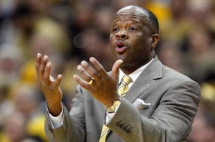 COLUMBIA, MISSOURI - FEBRUARY 14: Head coach Mike Anderson of the Missouri Tigers reacts to the action against the Nebraska Huskers during the game on February 14, 2009 at Mizzou Arena in Columbia, Missouri. (Photo by: Jamie Squire/Getty Images)