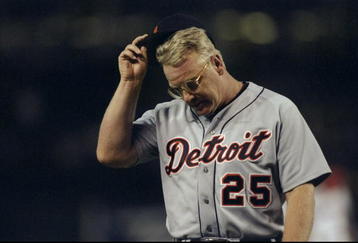 26 Aug 1998:  Detroit Tigers manager Buddy Bell #25 takes his cap off during a game against the Texas Rangers at The BallPark in Arlington, Texas. The Rangers defeated the Tigers 8-6. Mandatory Credit: Stephen Dunn  /Allsport