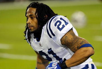 JACKSONVILLE, FL - DECEMBER 18:  Bob Sanders #21 of the Indianapolis Colts stretches prior to the game against the Jacksonville Jaguars at Jacksonville Municipal Stadium on December 18, 2008 in Jacksonville, Florida.  (Photo by Sam Greenwood/Getty Images)