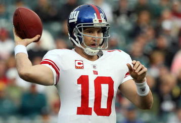 PHILADELPHIA - NOVEMBER 01:  Eli Manning #10 of the New York Giants throws a pass against the Philadelphia Eagles on November 1, 2009 at Lincoln Financial Field in Philadelphia, Pennsylvania.  (Photo by Jim McIsaac/Getty Images)