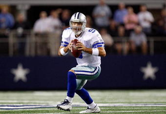 ARLINGTON, TX - SEPTEMBER 28:  Quarterback Tony Romo #9 of the Dallas Cowboys at Cowboys Stadium on September 28, 2009 in Arlington, Texas.  (Photo by Ronald Martinez/Getty Images)