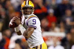 BATON ROUGE, LA - OCTOBER 24: Quarterback Jordan Jefferson #9 of the Louisiana State University Tigers looks to throw the ball against the Auburn Tigers at Tiger Stadium on October 24, 2009 in Baton Rouge, Louisiana. LSU defeated Auburn 31-10. (Photo by Chris Graythen/Getty Images)