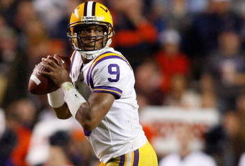 BATON ROUGE, LA - OCTOBER 24:  Quarterback Jordan Jefferson #9 of the Louisiana State University Tigers looks to throw the ball against the Auburn Tigers at Tiger Stadium on October 24, 2009 in Baton Rouge, Louisiana.  LSU defeated Auburn 31-10.  (Photo by Chris Graythen/Getty Images)