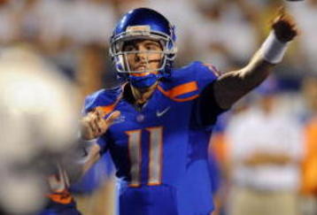 BOISE, ID - SEPTEMBER 3:  Kellen Moore #11 of Boise State throws a pass against the Oregon Ducks in first quarter of the game on September 3, 2009 at Broncos Stadium in Boise, Idaho. (Photo by Steve Dykes/Getty Images)