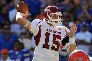 GAINESVILLE, FL - OCTOBER 17: Quarterback Ryan Mallett #15 of the Arkansas Razorbacks sets to pass against the Florida Gators October 17, 2009 at Ben Hill Griffin Stadium in Gainesville, Florida.  (Photo by Al Messerschmidt/Getty Images)