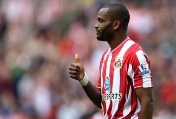 SUNDERLAND, ENGLAND - SEPTEMBER 27:  Darren Bent of Sunderland gives the thumbs up during the Barclays Premier League match between Sunderland and Wolverhampton Wanderers at the Stadium of Light on September 27, 2009 in Sunderland, England.  (Photo by Phil Cole/Getty Images)