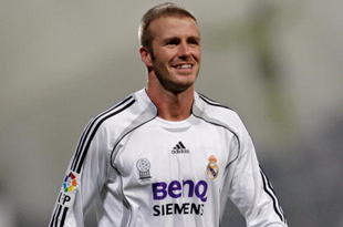MADRID, SPAIN - JUNE 17:  David Beckham of Real Madrid celebrates after Real won the Primera Liga after the Primera Liga match between Real Madrid and Mallorca at the Santiago Bernabeu stadium on June 17, 2007 in Madrid, Spain.  (Photo by Denis Doyle/Getty Images)