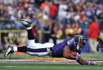 BALTIMORE - NOVEMBER 1:  Ray Rice #27 of the Baltimore Ravens runs the ball against the Denver Broncos at M&T Bank Stadium on November 1, 2009 in Baltimore, Maryland. The Ravens defeated the Broncos 30-7. (Photo by Larry French/Getty Images)