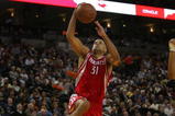 OAKLAND, CA - OCTOBER 28:  Shane Battier #31 of the Houston Rockets shoots the ball during their game against the Golden State Warriors at Oracle Arena on October 28, 2009 in Oakland, California.  (Photo by Ezra Shaw/Getty Images)
