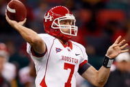 NEW ORLEANS - OCTOBER 17:  Quarterback Case Keenum #7 of the Houston Cougars throws the ball against the Tulane Green Wave at the Louisiana Superdome on October 17, 2009 in New Orleans, Louisiana.  (Photo by Chris Graythen/Getty Images)
