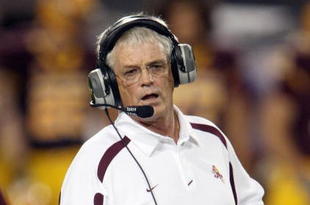 TEMPE, AZ - SEPTEMBER 15: Head coach Dennis Erickson of the Arizona State Sun Devils works on the sidelines during the game with the San Diego State Aztecs on September 15, 2007 at Sun Devil Stadium in Tempe, Arizona. Arizona State won 34-13. (Photo by Stephen Dunn/Getty Images)