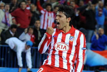 MADRID, SPAIN - NOVEMBER 03: Sergio Aguero of Atletico Madrid celebrates after scoring his second goal against Chelsea during the UEFA Champions League Group D match on November 3, 2009 in Madrid, Spain.  (Photo by Denis Doyle/Getty Images)