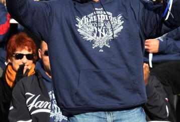 NEW YORK - NOVEMBER 06:  Andy Pettitte #46 of the New York Yankees waves to the crowd after accepting his key to the city at the New York Yankees World Series Victory Celebration at City Hall on November 6, 2009 in New York, New York.  (Photo by Jim McIsaac/Getty Images)