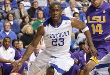 LEXINGTON, KY - FEBRUARY 28:  Jodie Meeks #23 of the Kentucky Wildcats drives to the basket against Garrett Temple #14 of the LSU Tigers during the SEC game at Rupp Arena on February 28, 2009 in Lexington, Kentucky.  (Photo by Andy Lyons/Getty Images)