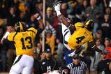 BERKELEY, CA - NOVEMBER 07:  Jahvid Best #4 of the California Golden Bears jumps into the endzone for a touchdown against the Oregon State Beavers at California Memorial Stadium on November 7, 2009 in Berkeley, California.  (Photo by Jed Jacobsohn/Getty Images)