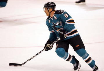 SAN JOSE, CA - SEPTEMBER 18:  Joe Pavelski #8 of the San Jose Sharks in action during their preseason game against the Vancouver Canucks at the HP Pavilion on September 18, 2009 in San Jose, California.  (Photo by Ezra Shaw/Getty Images)