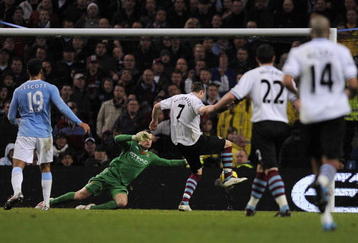 MANCHESTER, UNITED KINGDOM - NOVEMBER 7:  Kevin McDonald of Burnley scores his goal during the Barclays Premier League match between Manchester City and Burnley at City of Manchester Stadium on November 7, 2009 in Manchester, England. (Photo by Michael Regan/Getty Images)