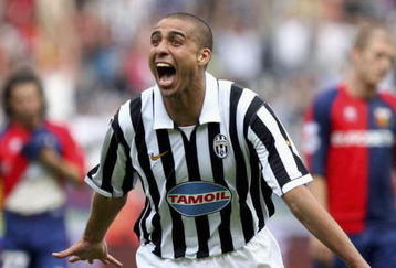 TURIN, ITALY - APRIL 21: David Trezeguet celebrates his goal during the match between Juventus and Genoa on April 21, 2007 in Turin, Italy. (Photo by New Press/Getty Images) 
