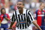 TURIN, ITALY - APRIL 21: David Trezeguet celebrates his goal during the match between Juventus and Genoa on April 21, 2007 in Turin, Italy. (Photo by New Press/Getty Images) 