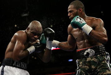 TAMPA, FLORIDA - APRIL 12:   Action between Chad Dawson (R) and  Glen Johnson during the WBC Light Heavyweight title fight on Saturday April 12, 2008 at St. Pete Times Forum, Tampa, Florida.  (Photo by John Gichigi/Getty Images)