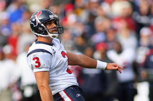 ORCHARD PARK, NY - NOVEMBER 01:  Kris Brown #3 of the Houston Texans lines up for a kick during the game against the Buffalo Bills at Ralph Wilson Stadium on November 1, 2009 in Orchard Park, New York. Houston won 31-10. (Photo by Rick Stewart/Getty Images)