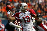 CHICAGO - NOVEMBER 08: Kurt Warner #13 of the Arizona Cardinals throws a pass against the Chicago Bears at Soldier Field on November 8, 2009 in Chicago, Illinois. (Photo by Jonathan Daniel/Getty Images)