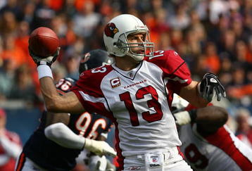 CHICAGO - NOVEMBER 08: Kurt Warner #13 of the Arizona Cardinals throws a pass against the Chicago Bears at Soldier Field on November 8, 2009 in Chicago, Illinois. (Photo by Jonathan Daniel/Getty Images)