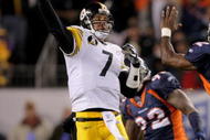 DENVER - OCTOBER 21:  Quarterback Ben Roethlisberger #7 of the Pittsburgh Steelers runs the offense against the Denver Broncos at Invesco Field at Mile High on October 21, 2007 in Denver, Colorado. The Broncos defeated the Steelers 31-28.  (Photo by Doug Pensinger/Getty Images)