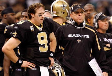 NEW ORLEANS - NOVEMBER 08:  Head coach Sean Payton and Drew Brees #9 of the New Orleans Saints on the sidelines during play against the Carolina Panthers at Louisiana Superdome on November 8, 2009 in New Orleans, Louisiana.  (Photo by Ronald Martinez/Getty Images)