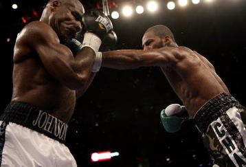 TAMPA, FLORIDA - APRIL 12:   Action between Chad Dawson (R) and  Glen Johnson during the WBC Light Heavyweight title fight on Saturday April 12, 2008 at St. Pete Times Forum, Tampa, Florida.  (Photo by John Gichigi/Getty Images)