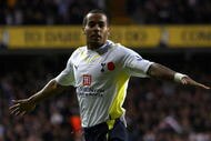 LONDON, ENGLAND - NOVEMBER 07: Tom Huddlestone of Tottenham Hotspur celebrates after scoring during the Barclays Premier League match between Tottenham Hotspur and Sunderland at White Hart Lane on November 7, 2009 in London, England. (Photo by Ian Walton/Getty Images)