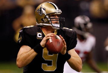 NEW ORLEANS - NOVEMBER 02:  Quarterback Drew Brees #9 of the New Orleans Saints looks to pass during the game against the Atlanta Falcons at Louisana Superdome on November 2, 2009 in New Orleans, Louisiana.  (Photo by Chris Graythen/Getty Images)