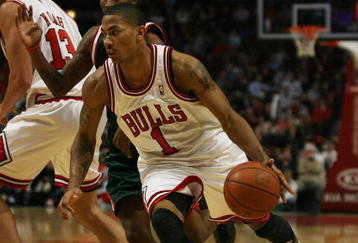 CHICAGO - NOVEMBER 03: Derrick Rose #1 of the Chicago Bulls drives around Brandon Jennings #3 of the Milwaukee Bucks at the United Center on November 3, 2009 in Chicago, Illinois. The Bulls defeated the Bucks 83-81. (Photo by Jonathan Daniel/Getty Images)