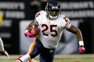 ATLANTA - OCTOBER 18: Garrett Wolfe #25 of the Chicago Bears against the Atlanta Falcons at Georgia Dome on October 18, 2009 in Atlanta, Georgia. (Photo by Kevin C. Cox/Getty Images)