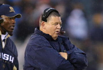 SOUTH BEND, IN - OCTOBER 03: Head coach Charlie Weis of the Notre Dame Fighting Irish watches as his team takes on the Washington Huskies on October 3, 2009 at Notre Dame Stadium in South Bend, Indiana.  Notre Dame defeated Washington 37-30 in overtime. (Photo by Jonathan Daniel/Getty Images)