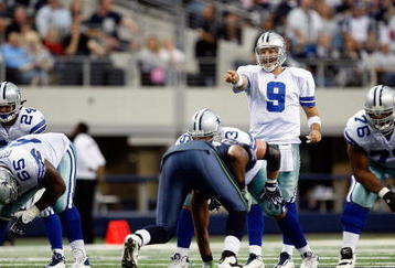 ARLINGTON, TX - NOVEMBER 01:  Quarterback Tony Romo #9 of the Dallas Cowboys at Cowboys Stadium on November 1, 2009 in Arlington, Texas.  (Photo by Ronald Martinez/Getty Images)