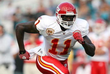 JACKSONVILLE, FL - NOVEMBER 08:  Wide receive Chris Chambers #11 of the Kansas City Chiefs runs a pass pattern while taking on the Jacksonville Jaguars at Jacksonville Municipal Stadium on November 8, 2009 in Jacksonville, Florida. The Jaguars defeated the Chiefs 24-21.  (Photo by Doug Benc/Getty Images)
