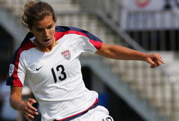 SUWON, SOUTH KOREA - JUNE 15:  Tobin Heath of USA in action during the 2008 Queen Peace Cup match between USA and Australia at Suwon Sports Complex on June 15, 2008 in Seoul, South Korea.  (Photo by Chung Sung-Jun/Getty Images)