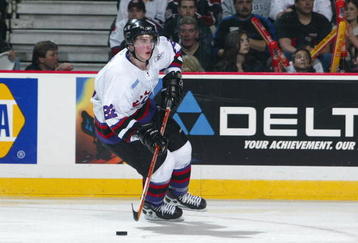 VANCOUVER, CANADA - JANUARY 19:  Ryan O'Marra #22 of Team Davidson looks to make a play against Team Cherry during the Top Prospects game at the Pacific Coloseum on January 19, 2005 in Vancouver, British Columbia, Canada  (Photo by Chris Relke/Getty Images)