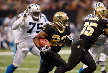 NEW ORLEANS - NOVEMBER 08:  Running back Pierre Thomas #23 of the New Orleans Saints at Louisiana Superdome on November 8, 2009 in New Orleans, Louisiana.  (Photo by Ronald Martinez/Getty Images)