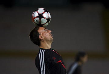 RAMAT GAN, ISRAEL - SEPTEMBER 14: (ISRAEL OUT) Franck Ribery of Bayern Munich controls the ball during a training session ahead of their Champions League match against Macabi Haifa on September 14, 2009 in Ramat Gan, Israel.  (Photo by Uriel Sinai/Getty Images)