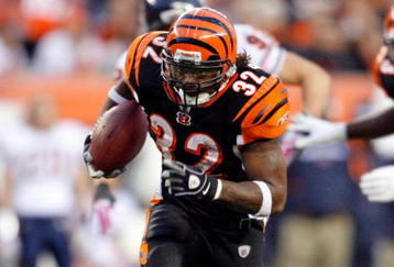 CINCINNATI - OCTOBER 25:  Cedric Benson #32 of the Cincinnati Bengals runs with the ball during the NFL game against the Chicago Bears at Paul Brown Stadium on October 25, 2009 in Cincinnati, Ohio.  The Bengals won 45-10.  (Photo by Andy Lyons/Getty Images)