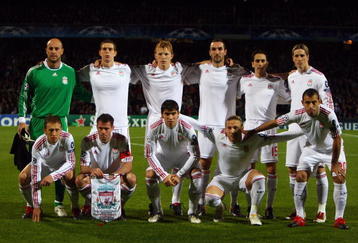 LYON, FRANCE - NOVEMBER 04:  Liverpool team group during the Lyon v Liverpool UEFA Champions League Group E match at the Stade de Gerland on November 4, 2009 in Lyon, France.  (Photo by Michael Steele/Getty Images)