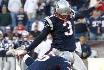 FOXBORO, MA - NOVEMBER 8:  Stephen Gostkowski  #3 of the New England Patriots kicks a field goal in the fourth quarter against the Miami Dolphins at Gillette Stadium on November 8, 2009 in Foxboro, Massachusetts. The Patriots won 27-17. (Photo by Jim Rogash/Getty Images)