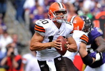 BALTIMORE - SEPTEMBER 27:  Brady Quinn #10 of the Cleveland Browns looks for a receiver during the game against the Baltimore Ravens at M&T Bank Stadium on September 27, 2009 in Baltimore, Maryland. The Ravens defeated the Browns 34-3. (Photo by Larry French/Getty Images)