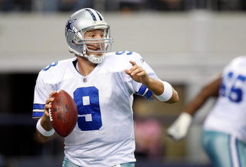 ARLINGTON, TX - NOVEMBER 01:  Quarterback Tony Romo #9 of the Dallas Cowboys at Cowboys Stadium on November 1, 2009 in Arlington, Texas.  (Photo by Ronald Martinez/Getty Images)