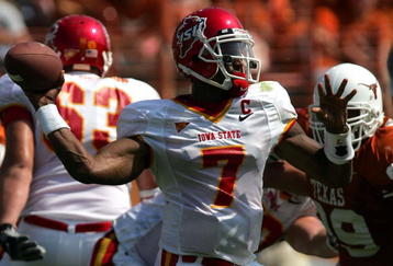 AUSTIN, TX - SEPTEMBER 23:  Quarterback Bret Meyer #7 of the Iowa State Cyclones drops back to pass against the Texas Longhorns on September 23, 2006 at Texas Memorial Stadium in Austin, Texas.  (Photo by Ronald Martinez/Getty Images)