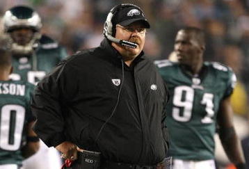 PHILADELPHIA - NOVEMBER 08:  Head coach Andy Reid of the Philadelphia Eagles coaches against the Dallas Cowboys at Lincoln Financial Field on November 8, 2009 in Philadelphia, Pennsylvania.  (Photo by Al Bello/Getty Images)