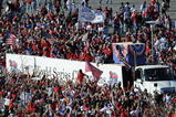 PHILADELPHIA, PA - OCTOBER 31: The Philadelphia Philies arrive at a victory rally at Citizens Bank Park October 31, 2008 in Philadelphia, Pennsylvania. The Phillies defeated the Tampa Bay Rays to win their first World Series in 28 years. (Photo by Jeff Fusco/Getty Images)